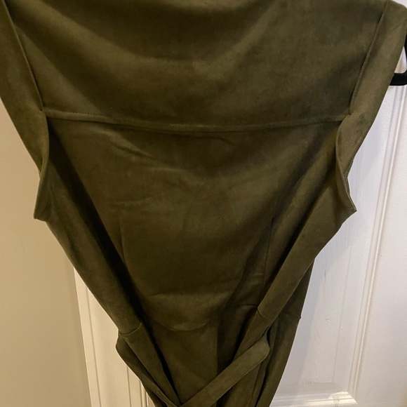 Banana Republic NWT size 0P , wrap dress in Olive - Picture 5 of 8
